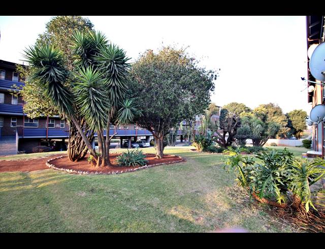 1 BEDROOM APARTMENT FOR SALE IN RHODESFIELD